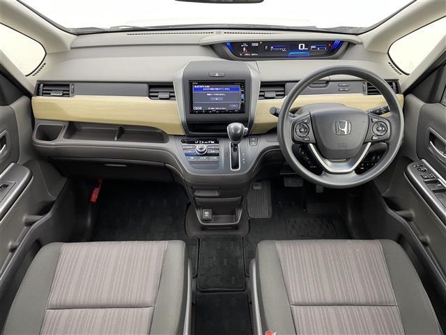 フリード Ｇ・ホンダセンシング　純正ナビ　両側パワースライドドア　ＬＥＤヘッドライト　フルセグＴＶ　衝突軽減ブレーキ　レーンキープアシスト　コンフォートビューＰＫＧ　後席サンシェード　ＥＴＣ　前後ドライブレコーダー　禁煙車（2枚目）