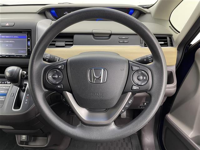 フリード Ｇ・ホンダセンシング　純正ナビ　両側パワースライドドア　ＬＥＤヘッドライト　フルセグＴＶ　衝突軽減ブレーキ　レーンキープアシスト　コンフォートビューＰＫＧ　後席サンシェード　ＥＴＣ　前後ドライブレコーダー　禁煙車（9枚目）