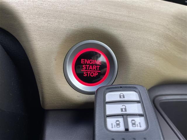 フリード Ｇ・ホンダセンシング　純正ナビ　両側パワースライドドア　ＬＥＤヘッドライト　フルセグＴＶ　衝突軽減ブレーキ　レーンキープアシスト　コンフォートビューＰＫＧ　後席サンシェード　ＥＴＣ　前後ドライブレコーダー　禁煙車（11枚目）