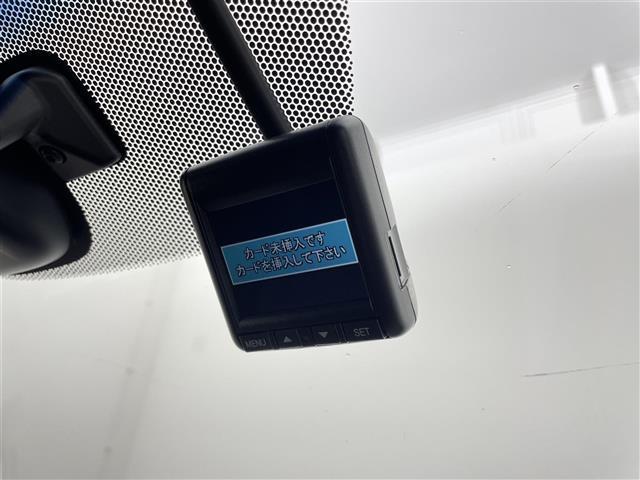 フリード Ｇ・ホンダセンシング　純正ナビ　両側パワースライドドア　ＬＥＤヘッドライト　フルセグＴＶ　衝突軽減ブレーキ　レーンキープアシスト　コンフォートビューＰＫＧ　後席サンシェード　ＥＴＣ　前後ドライブレコーダー　禁煙車（14枚目）