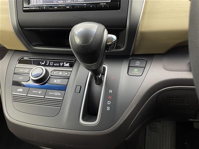 フリード Ｇ・ホンダセンシング　純正ナビ　両側パワースライドドア　ＬＥＤヘッドライト　フルセグＴＶ　衝突軽減ブレーキ　レーンキープアシスト　コンフォートビューＰＫＧ　後席サンシェード　ＥＴＣ　前後ドライブレコーダー　禁煙車（17枚目）