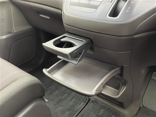 フリード Ｇ・ホンダセンシング　純正ナビ　両側パワースライドドア　ＬＥＤヘッドライト　フルセグＴＶ　衝突軽減ブレーキ　レーンキープアシスト　コンフォートビューＰＫＧ　後席サンシェード　ＥＴＣ　前後ドライブレコーダー　禁煙車（19枚目）