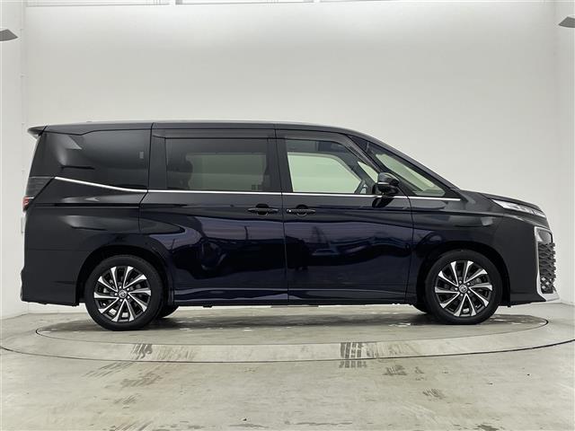 ヴォクシー ハイブリッドＳ－Ｚ　純正１０．５インチナビ　快適利便ＨＩＧＨ　後席モニター　デジタルインナーミラー　ヘッドアップディスプレイ　パワーバックドア　両側パワースライドドア　前後席シートヒーター　ＨＤＭＩ入力端子　禁煙車（35枚目）