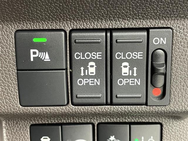 フリードハイブリッド ハイブリッド・Ｇホンダセンシング　純正ナビ　両側電動スライド　ハンズフリーオートスライド　アダプティブクルーズコントロール　衝突軽減ブレーキ　レーンキープアシスト　バックモニター　ＬＥＤヘッドライト　シートヒーター　ビルトインＥＴＣ（5枚目）