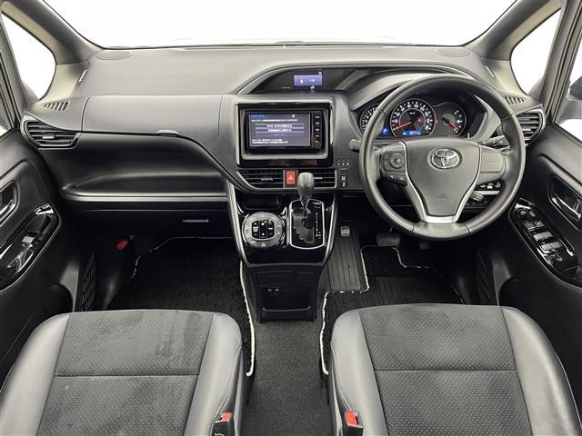 ヴォクシー ＺＳ　煌ＩＩＩ　純正ナビ　後席モニター　両側パワースライドドア　バックカメラ　ＥＴＣ　前後ドライブレコーダー　クルーズコントロール　トヨタセーフティセンス　ＬＥＤヘッドランプ　フルセグＴＶ　スペアタイヤ　禁煙車（2枚目）