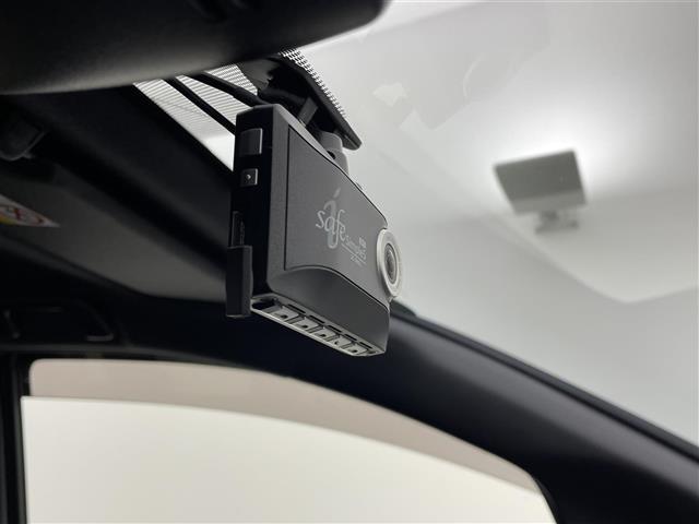 ヴォクシー ＺＳ　煌ＩＩＩ　純正ナビ　後席モニター　両側パワースライドドア　バックカメラ　ＥＴＣ　前後ドライブレコーダー　クルーズコントロール　トヨタセーフティセンス　ＬＥＤヘッドランプ　フルセグＴＶ　スペアタイヤ　禁煙車（8枚目）