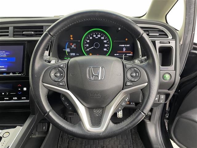 シャトル ハイブリッドＸ　ホンダセンシング　純正８型ナビ　バックモニター　ＥＴＣ　ＬＥＤヘッドライト　アダプティブクルーズコントロール　シートヒーター　ハーフレザー　衝突軽減ブレーキ　レーンキープアシスト　フルセグＴＶ　Ｂｌｕｅｔｏｏｔｈ　禁煙（13枚目）
