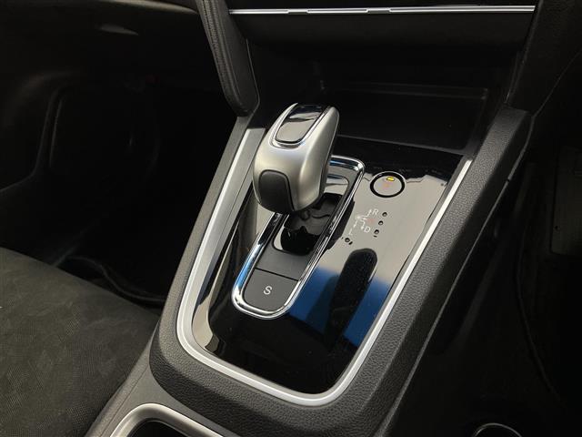 シャトル ハイブリッドＸ　ホンダセンシング　純正８型ナビ　バックモニター　ＥＴＣ　ＬＥＤヘッドライト　アダプティブクルーズコントロール　シートヒーター　ハーフレザー　衝突軽減ブレーキ　レーンキープアシスト　フルセグＴＶ　Ｂｌｕｅｔｏｏｔｈ　禁煙（21枚目）
