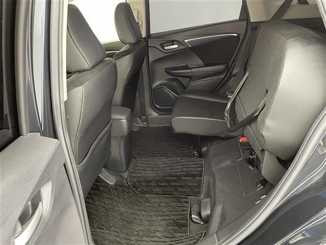 シャトル ハイブリッドＸ　ホンダセンシング　純正８型ナビ　バックモニター　ＥＴＣ　ＬＥＤヘッドライト　アダプティブクルーズコントロール　シートヒーター　ハーフレザー　衝突軽減ブレーキ　レーンキープアシスト　フルセグＴＶ　Ｂｌｕｅｔｏｏｔｈ　禁煙（28枚目）