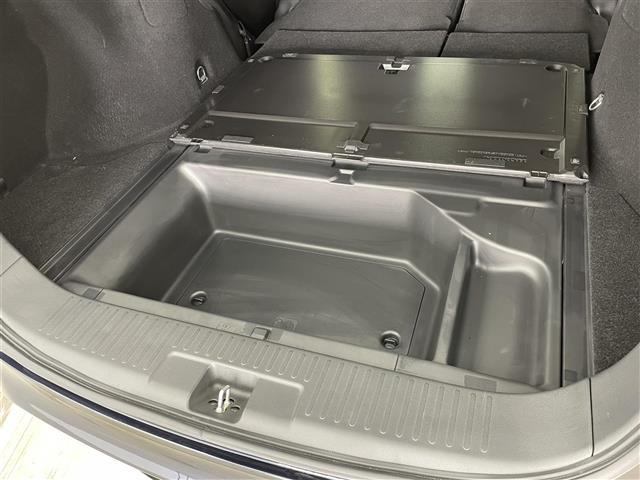 シャトル ハイブリッドＸ　ホンダセンシング　純正８型ナビ　バックモニター　ＥＴＣ　ＬＥＤヘッドライト　アダプティブクルーズコントロール　シートヒーター　ハーフレザー　衝突軽減ブレーキ　レーンキープアシスト　フルセグＴＶ　Ｂｌｕｅｔｏｏｔｈ　禁煙（31枚目）