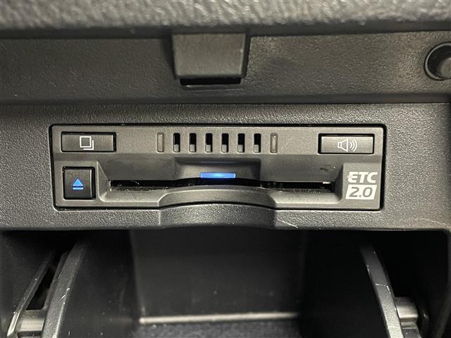 アルファード ２．５Ｓ　Ｃパッケージ　サンルーフ　後席モニター　デジタルインナーミラー　ＢＳＭ　ＲＣＴＡ　アダプティブクルーズコントロール　セーフティセンス　１００Ｖ電源　フルセグＴＶ　ＣＤ／ＤＶＤ　ＥＴＣ２．０　ドライブレコーダー　禁煙（11枚目）