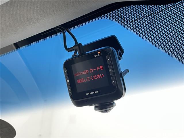 アルファード ２．５Ｓ　Ｃパッケージ　サンルーフ　後席モニター　デジタルインナーミラー　ＢＳＭ　ＲＣＴＡ　アダプティブクルーズコントロール　セーフティセンス　１００Ｖ電源　フルセグＴＶ　ＣＤ／ＤＶＤ　ＥＴＣ２．０　ドライブレコーダー　禁煙（12枚目）