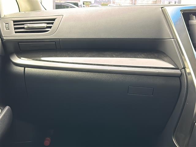 ヴェルファイア ２．５Ｚ　アルパイン１０型ナビ　１２．８型フリップダウンモニター　ＲＳ－Ｒダウンサス　両側パワースライドドア　バックモニター　ＥＴＣ　電動パーキングブレーキ　オートホールド　クリアランスソナー　ＬＥＤヘッド（14枚目）