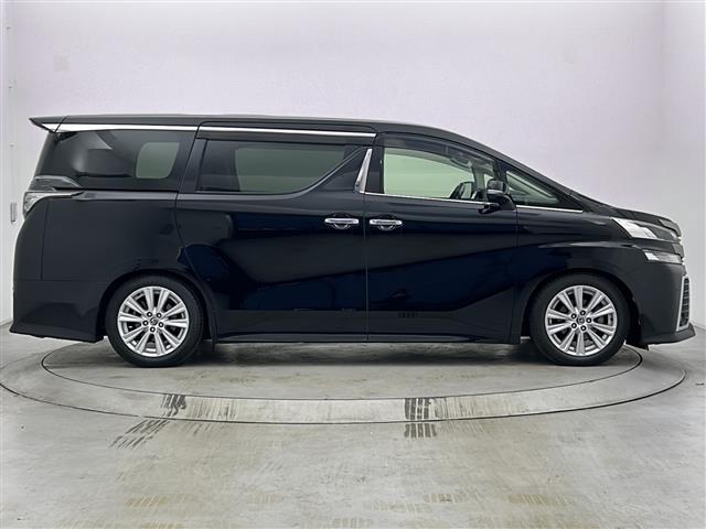 ヴェルファイア ２．５Ｚ　アルパイン１０型ナビ　１２．８型フリップダウンモニター　ＲＳ－Ｒダウンサス　両側パワースライドドア　バックモニター　ＥＴＣ　電動パーキングブレーキ　オートホールド　クリアランスソナー　ＬＥＤヘッド（41枚目）