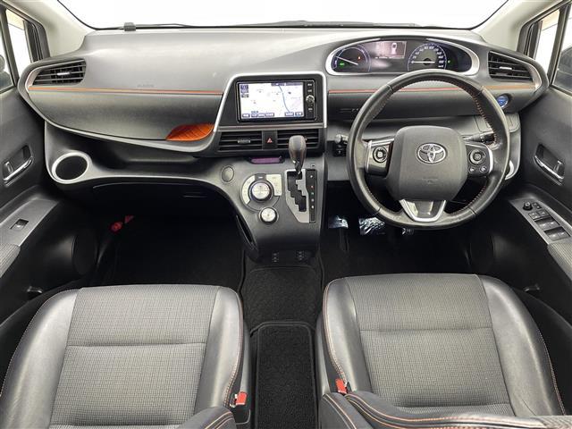 シエンタ ハイブリッドＧ　クエロ　純正ナビ　後席モニター　両側パワースライドドア　バックモニター　ＥＴＣ２．０　ドライブレコーダー　ＬＥＤヘッドランプ　フォグランプ　１６インチＡＷ　オートライト　トヨタセーフティセンス　禁煙車（2枚目）