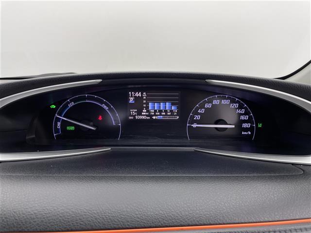 シエンタ ハイブリッドＧ　クエロ　純正ナビ　後席モニター　両側パワースライドドア　バックモニター　ＥＴＣ２．０　ドライブレコーダー　ＬＥＤヘッドランプ　フォグランプ　１６インチＡＷ　オートライト　トヨタセーフティセンス　禁煙車（10枚目）