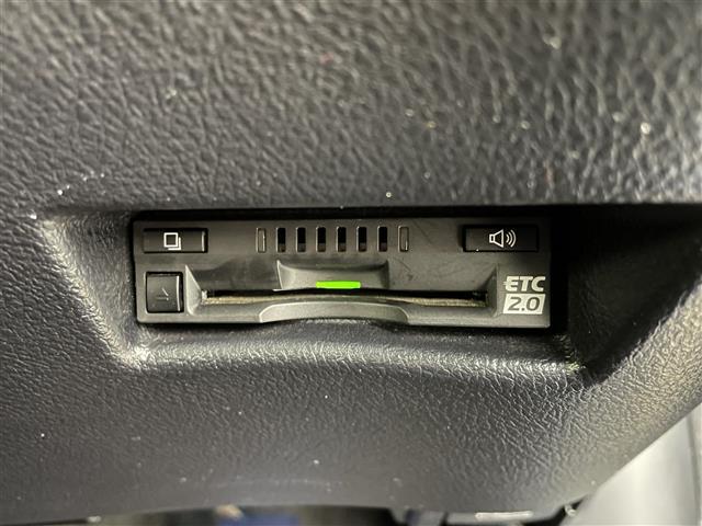 シエンタ ハイブリッドＧ　クエロ　純正ナビ　後席モニター　両側パワースライドドア　バックモニター　ＥＴＣ２．０　ドライブレコーダー　ＬＥＤヘッドランプ　フォグランプ　１６インチＡＷ　オートライト　トヨタセーフティセンス　禁煙車（13枚目）