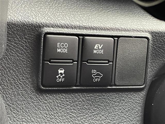 シエンタ ハイブリッドＧ　クエロ　純正ナビ　後席モニター　両側パワースライドドア　バックモニター　ＥＴＣ２．０　ドライブレコーダー　ＬＥＤヘッドランプ　フォグランプ　１６インチＡＷ　オートライト　トヨタセーフティセンス　禁煙車（17枚目）