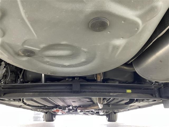 シエンタ ハイブリッドＧ　クエロ　純正ナビ　後席モニター　両側パワースライドドア　バックモニター　ＥＴＣ２．０　ドライブレコーダー　ＬＥＤヘッドランプ　フォグランプ　１６インチＡＷ　オートライト　トヨタセーフティセンス　禁煙車（43枚目）