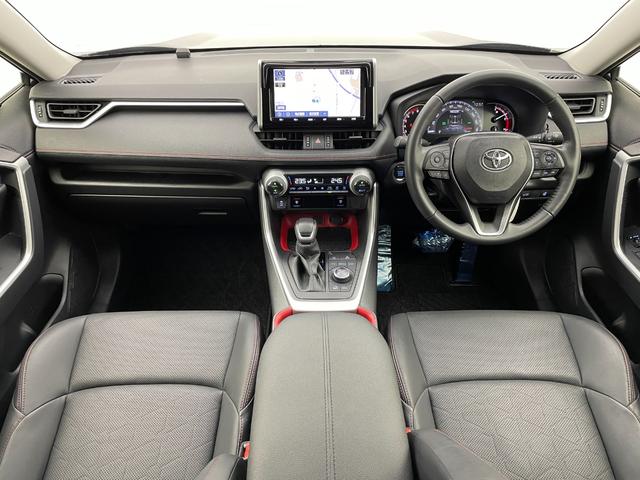 ＲＡＶ４ アドベンチャー　オフロードパッケージ　純正９型ナビ　パワーバックドア　ＢＳＭ　ＲＣＴＡ　アダプティブクルーズ　シートヒーター／ベンチレーション　ステアリングヒーター　メモリ機能付パワーシート　１００Ｖ電源　ＴＲＤマッドフラップ　禁煙車（2枚目）