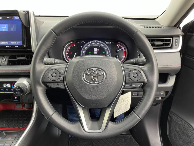 ＲＡＶ４ アドベンチャー　オフロードパッケージ　純正９型ナビ　パワーバックドア　ＢＳＭ　ＲＣＴＡ　アダプティブクルーズ　シートヒーター／ベンチレーション　ステアリングヒーター　メモリ機能付パワーシート　１００Ｖ電源　ＴＲＤマッドフラップ　禁煙車（9枚目）