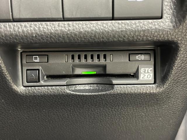 ＲＡＶ４ アドベンチャー　オフロードパッケージ　純正９型ナビ　パワーバックドア　ＢＳＭ　ＲＣＴＡ　アダプティブクルーズ　シートヒーター／ベンチレーション　ステアリングヒーター　メモリ機能付パワーシート　１００Ｖ電源　ＴＲＤマッドフラップ　禁煙車（12枚目）