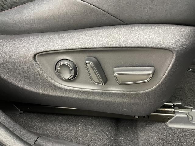 ＲＡＶ４ アドベンチャー　オフロードパッケージ　純正９型ナビ　パワーバックドア　ＢＳＭ　ＲＣＴＡ　アダプティブクルーズ　シートヒーター／ベンチレーション　ステアリングヒーター　メモリ機能付パワーシート　１００Ｖ電源　ＴＲＤマッドフラップ　禁煙車（24枚目）