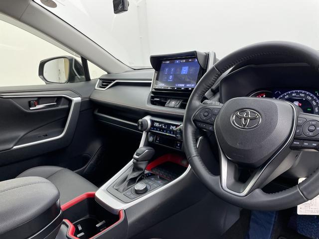 ＲＡＶ４ アドベンチャー　オフロードパッケージ　純正９型ナビ　パワーバックドア　ＢＳＭ　ＲＣＴＡ　アダプティブクルーズ　シートヒーター／ベンチレーション　ステアリングヒーター　メモリ機能付パワーシート　１００Ｖ電源　ＴＲＤマッドフラップ　禁煙車（26枚目）