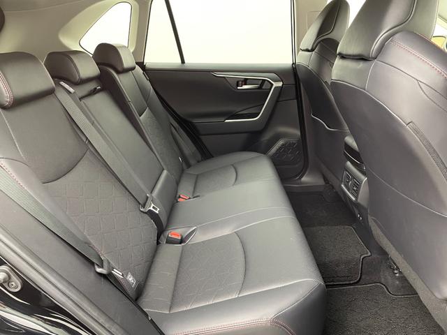 ＲＡＶ４ アドベンチャー　オフロードパッケージ　純正９型ナビ　パワーバックドア　ＢＳＭ　ＲＣＴＡ　アダプティブクルーズ　シートヒーター／ベンチレーション　ステアリングヒーター　メモリ機能付パワーシート　１００Ｖ電源　ＴＲＤマッドフラップ　禁煙車（27枚目）
