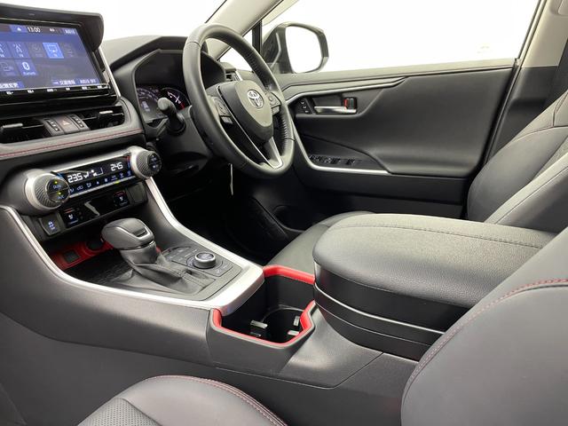 ＲＡＶ４ アドベンチャー　オフロードパッケージ　純正９型ナビ　パワーバックドア　ＢＳＭ　ＲＣＴＡ　アダプティブクルーズ　シートヒーター／ベンチレーション　ステアリングヒーター　メモリ機能付パワーシート　１００Ｖ電源　ＴＲＤマッドフラップ　禁煙車（29枚目）