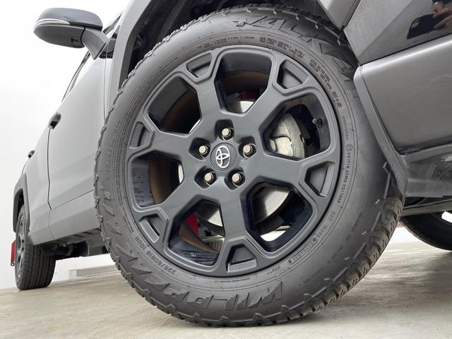 ＲＡＶ４ アドベンチャー　オフロードパッケージ　純正９型ナビ　パワーバックドア　ＢＳＭ　ＲＣＴＡ　アダプティブクルーズ　シートヒーター／ベンチレーション　ステアリングヒーター　メモリ機能付パワーシート　１００Ｖ電源　ＴＲＤマッドフラップ　禁煙車（41枚目）