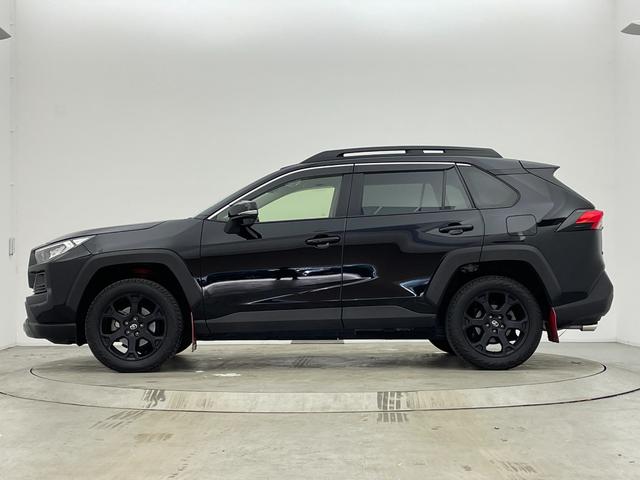 ＲＡＶ４ アドベンチャー　オフロードパッケージ　純正９型ナビ　パワーバックドア　ＢＳＭ　ＲＣＴＡ　アダプティブクルーズ　シートヒーター／ベンチレーション　ステアリングヒーター　メモリ機能付パワーシート　１００Ｖ電源　ＴＲＤマッドフラップ　禁煙車（48枚目）