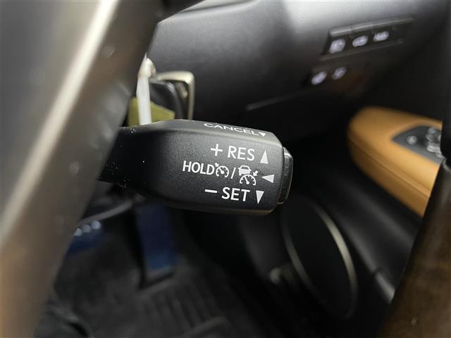 ＲＸ ＲＸ４５０ｈ　バージョンＬ　４ＷＤ　パノラマルーフ　全周囲カメラ　三眼ＬＥＤヘッド　ＢＳＭ　ＨＵＤ　１００Ｖ電源　後席電動格納　前後席シートヒーター　ステアリングヒーター　パワーバックドア　追従クルーズ　純正ＥＧスターター　禁煙（6枚目）