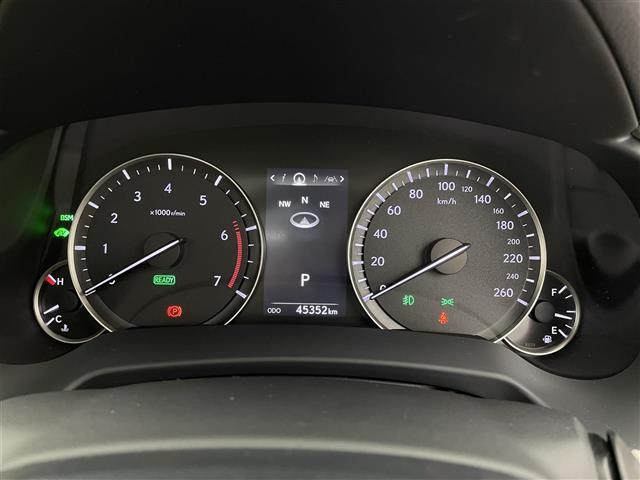ＲＸ ＲＸ４５０ｈ　バージョンＬ　４ＷＤ　パノラマルーフ　全周囲カメラ　三眼ＬＥＤヘッド　ＢＳＭ　ＨＵＤ　１００Ｖ電源　後席電動格納　前後席シートヒーター　ステアリングヒーター　パワーバックドア　追従クルーズ　純正ＥＧスターター　禁煙（11枚目）