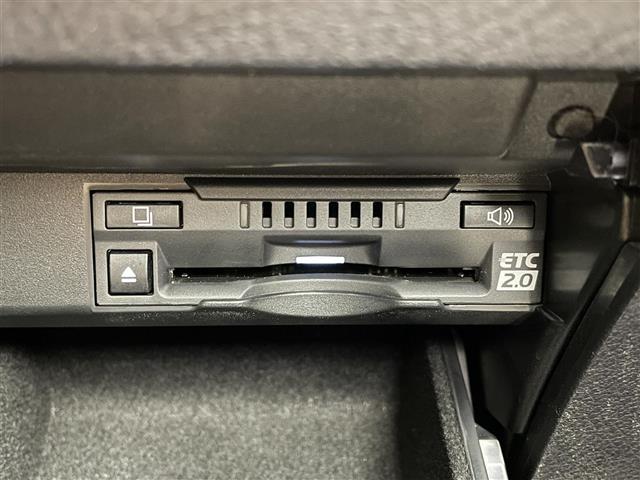 ＲＸ ＲＸ４５０ｈ　バージョンＬ　４ＷＤ　パノラマルーフ　全周囲カメラ　三眼ＬＥＤヘッド　ＢＳＭ　ＨＵＤ　１００Ｖ電源　後席電動格納　前後席シートヒーター　ステアリングヒーター　パワーバックドア　追従クルーズ　純正ＥＧスターター　禁煙（13枚目）