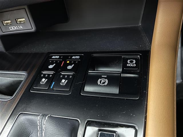 ＲＸ ＲＸ４５０ｈ　バージョンＬ　４ＷＤ　パノラマルーフ　全周囲カメラ　三眼ＬＥＤヘッド　ＢＳＭ　ＨＵＤ　１００Ｖ電源　後席電動格納　前後席シートヒーター　ステアリングヒーター　パワーバックドア　追従クルーズ　純正ＥＧスターター　禁煙（16枚目）