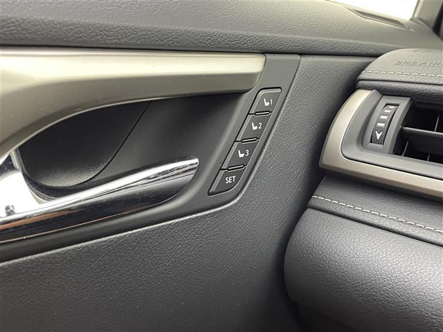 ＲＸ ＲＸ４５０ｈ　バージョンＬ　４ＷＤ　パノラマルーフ　全周囲カメラ　三眼ＬＥＤヘッド　ＢＳＭ　ＨＵＤ　１００Ｖ電源　後席電動格納　前後席シートヒーター　ステアリングヒーター　パワーバックドア　追従クルーズ　純正ＥＧスターター　禁煙（19枚目）