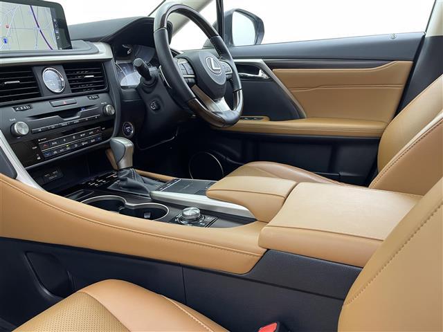 ＲＸ ＲＸ４５０ｈ　バージョンＬ　４ＷＤ　パノラマルーフ　全周囲カメラ　三眼ＬＥＤヘッド　ＢＳＭ　ＨＵＤ　１００Ｖ電源　後席電動格納　前後席シートヒーター　ステアリングヒーター　パワーバックドア　追従クルーズ　純正ＥＧスターター　禁煙（24枚目）