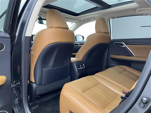 ＲＸ ＲＸ４５０ｈ　バージョンＬ　４ＷＤ　パノラマルーフ　全周囲カメラ　三眼ＬＥＤヘッド　ＢＳＭ　ＨＵＤ　１００Ｖ電源　後席電動格納　前後席シートヒーター　ステアリングヒーター　パワーバックドア　追従クルーズ　純正ＥＧスターター　禁煙（25枚目）