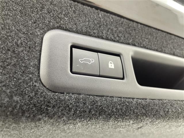 ＲＸ ＲＸ４５０ｈ　バージョンＬ　４ＷＤ　パノラマルーフ　全周囲カメラ　三眼ＬＥＤヘッド　ＢＳＭ　ＨＵＤ　１００Ｖ電源　後席電動格納　前後席シートヒーター　ステアリングヒーター　パワーバックドア　追従クルーズ　純正ＥＧスターター　禁煙（32枚目）