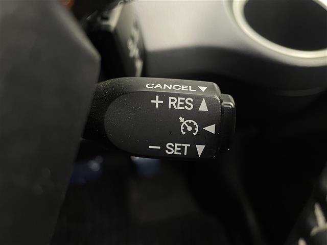 シエンタ ハイブリッド ファンベースG 純正ナビ 全周囲カメラ 両側電動スライドドア シートヒーター クルーズコントロール クリアランスソナー トヨタセーフティセンス LEDヘッドランプ フォグランプ 純正15インチアルミ 禁煙車(6枚目)