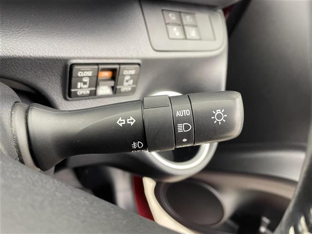 シエンタ ハイブリッド ファンベースG 純正ナビ 全周囲カメラ 両側電動スライドドア シートヒーター クルーズコントロール クリアランスソナー トヨタセーフティセンス LEDヘッドランプ フォグランプ 純正15インチアルミ 禁煙車(13枚目)