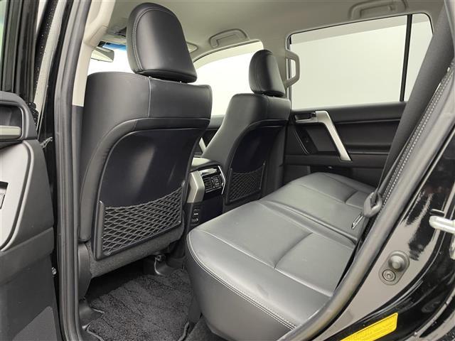 ランドクルーザープラド TX Lパッケージ マットブラックエディション 純正9型ナビ 黒革シート シートヒーター/ベンチレーション アダプティブクルーズ 前後クリアランスソナー ルーフレール 専用18インチAW フルセグTV バックモニター Bluetoothオーディオ(26枚目)