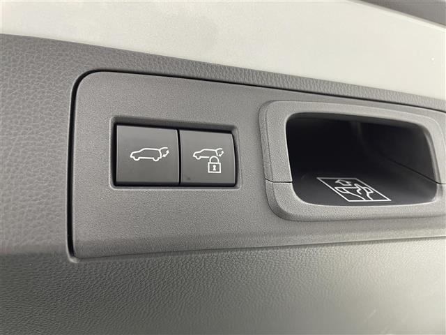 クラウンスポーツ Z 純正ナビ 全周囲カメラ デジタルインナーミラー BSM RCTA プロドライビングアシスト パワーバックドア トヨタチームメイト フルセグTV ワイヤレス充電 ETC2.0 100V電源 禁煙車(31枚目)