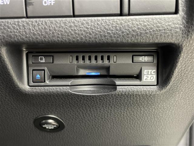 ハリアーハイブリッド Z レザーパッケージ 4WD 調光パノラマルーフ 純正12型ナビ 全周囲カメラ デジタルインナーミラー BSM HUD パワーバックドア シートヒーター/ベンチレーション メモリ機能付パワーシート フルセグTV 禁煙車(12枚目)