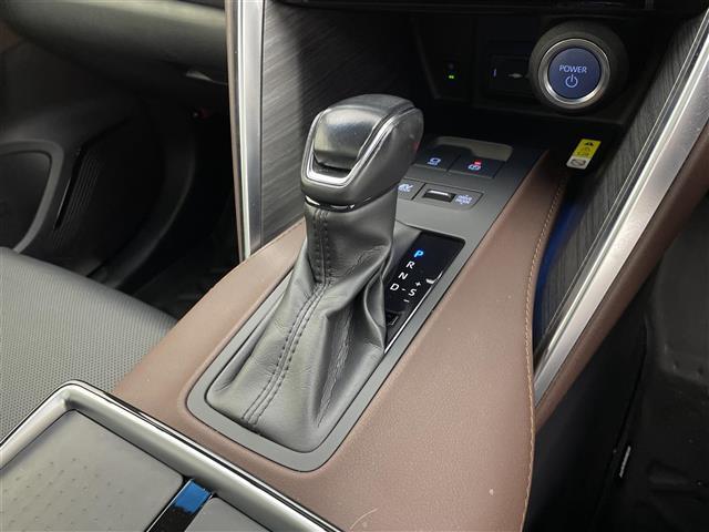 ハリアーハイブリッド Z レザーパッケージ 4WD 調光パノラマルーフ 純正12型ナビ 全周囲カメラ デジタルインナーミラー BSM HUD パワーバックドア シートヒーター/ベンチレーション メモリ機能付パワーシート フルセグTV 禁煙車(19枚目)