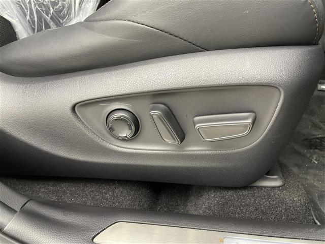 ハリアーハイブリッド Z レザーパッケージ 4WD 調光パノラマルーフ 純正12型ナビ 全周囲カメラ デジタルインナーミラー BSM HUD パワーバックドア シートヒーター/ベンチレーション メモリ機能付パワーシート フルセグTV 禁煙車(21枚目)