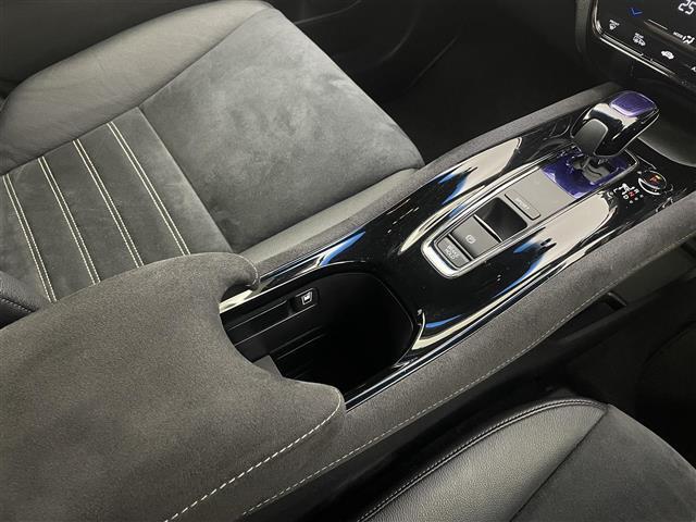 ヴェゼル ハイブリッド 純正ナビ アダプティブクルーズコントロール コンフォートビューPKG レーンキープアシスト 衝突軽減ブレーキ ハーフレザーシート ルーフレール シートヒーター バックカメラ ETC 禁煙車(23枚目)