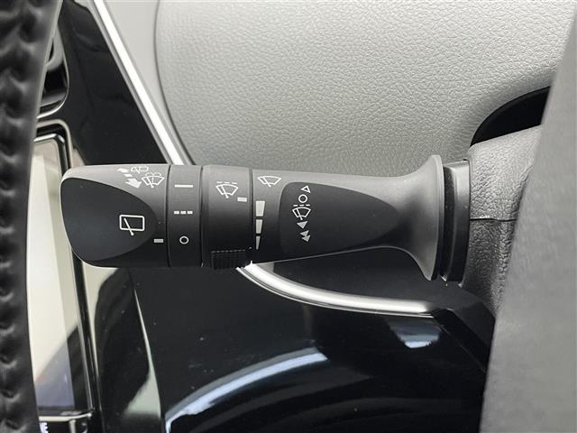 プリウス Ｓ　純正ＳＤナビ（ＡＭ／ＦＭ／ＢＴ／フルセグＴＶ／ＣＤ／ＤＶＤ）スマートキー　スペアキー　プッシュスタート　コーナーセンサー　純正フロアマット　バックカメラ　ドアバイザー　クルーズコントロール（14枚目）