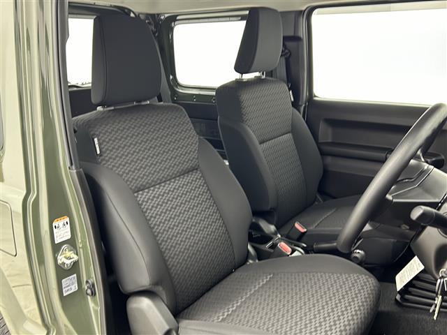 ジムニー XG 届け出済未使用車 ナビ 衝突軽減システム レーンアシスト ダウンヒルアシストコントロール アイドリングストップ 横滑り防止 ヘッドライトレベライザー リモコンキー 背面タイヤ サイドバイザー 禁煙車(21枚目)